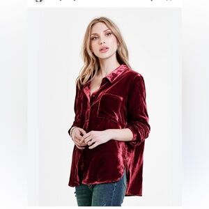 Dear John Wrenley women’s red berry Button Down Top / Size M‎ / Box 15-10